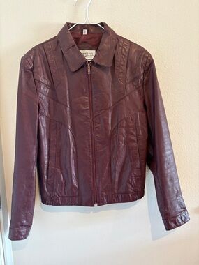 Vintage maroon/burgundy leather jacket Gorgeous!
